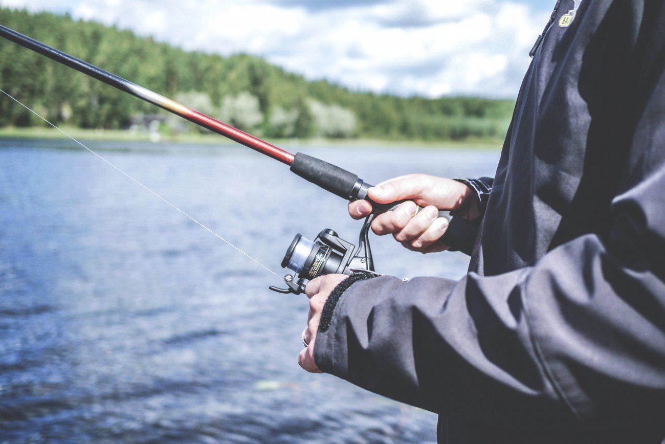 fishing-fisherman-reel