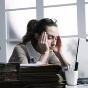 headache and migraine at work too much screen time