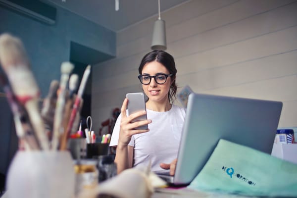 laptop-phone-blue-light-glasses